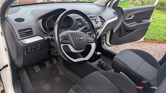 Kia Picanto 10 of 14