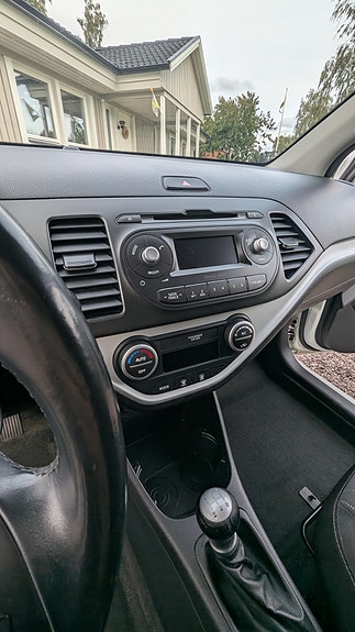 Kia Picanto 7 of 14