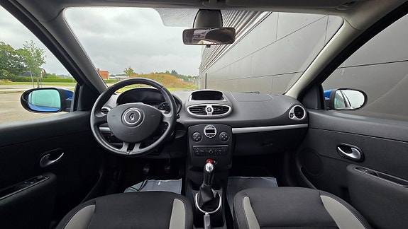 Renault Clio 7 of 16