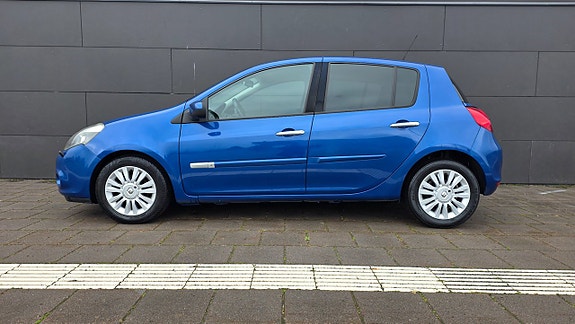Renault Clio 2 of 16