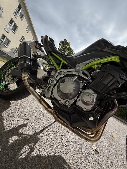 Kawasaki Z900 11 of 11