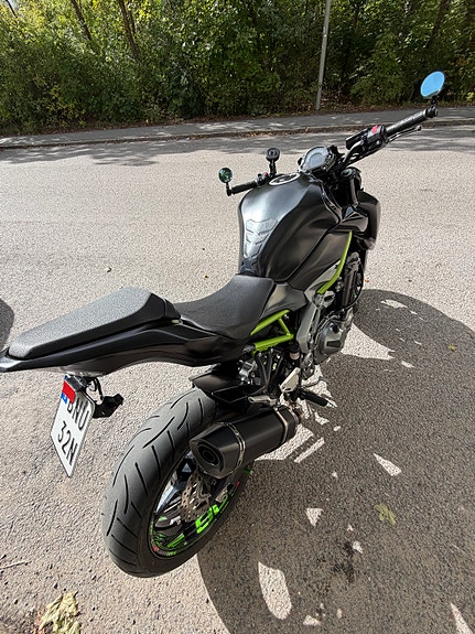 Kawasaki Z900 6 of 11