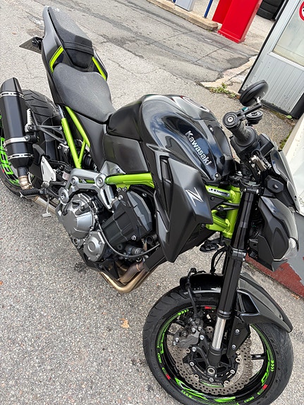 Kawasaki Z900 9 of 11