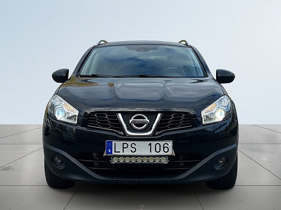 Nissan Qashqai+2 2 of 25