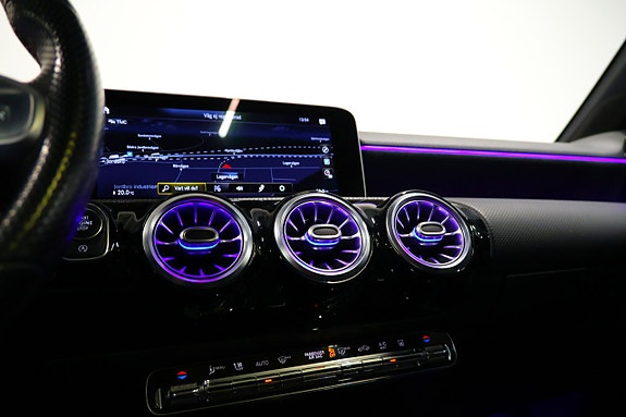 Mercedes-Benz A250 25 of 29