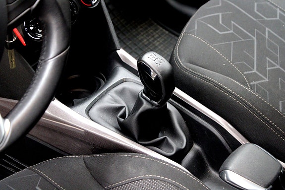 Peugeot 2008 10 of 22