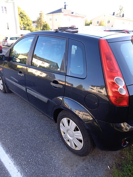 Ford Fiesta 5 of 10
