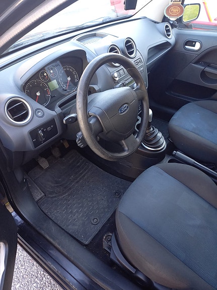 Ford Fiesta 7 of 10