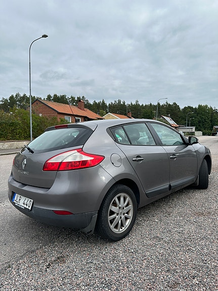 Renault Megane III 2 of 9