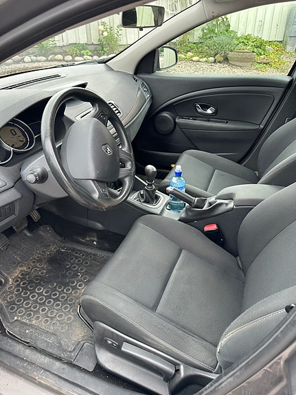 Renault Megane III 8 of 9
