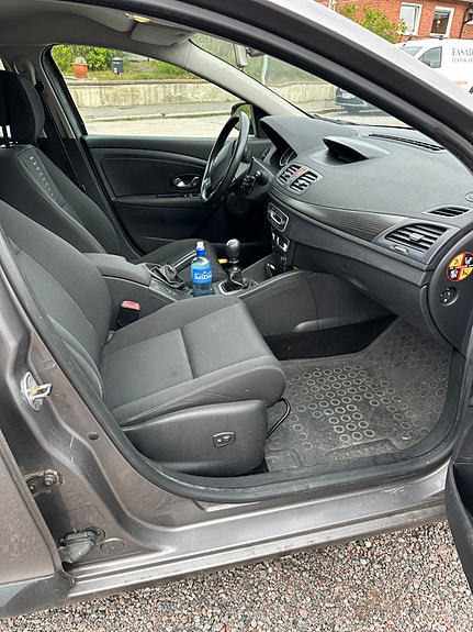 Renault Megane III 6 of 9