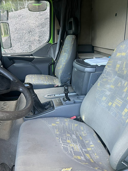Renault M 210 3 of 6