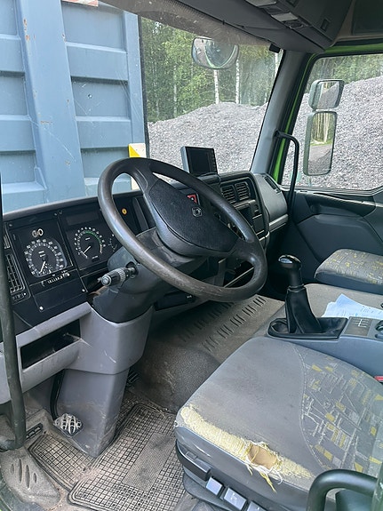 Renault M 210 2 of 6