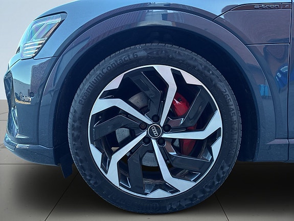 Audi Q8 14 of 27