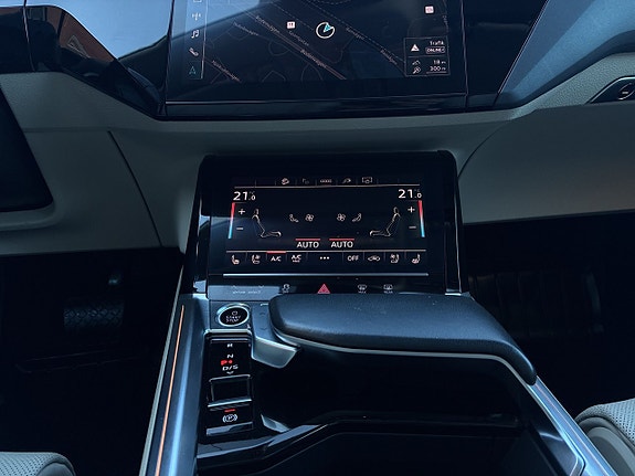 Audi Q8 11 of 27