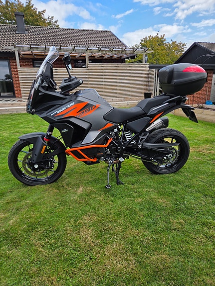 KTM 1290 Super Adventure 7 of 13