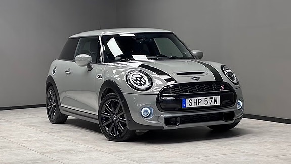 MINI Cooper S 5 of 5