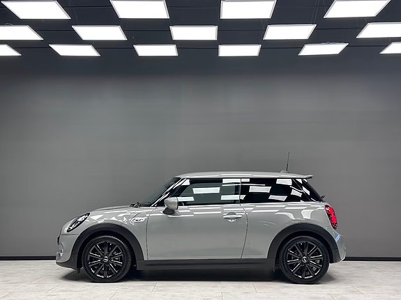 MINI Cooper S 3 of 5