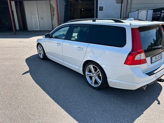 Volvo V70 4 of 14