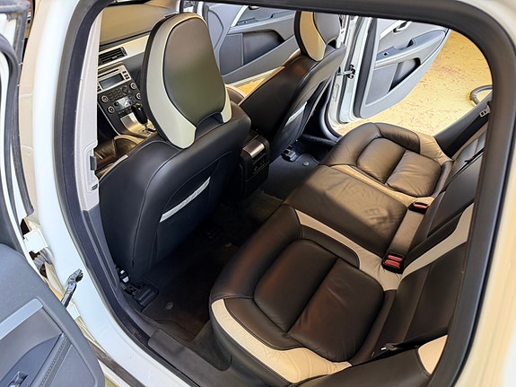 Volvo V70 11 of 14