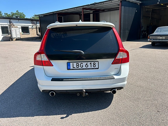 Volvo V70 6 of 14