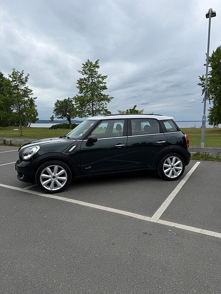 MINI Countryman Cooper D 2 of 10