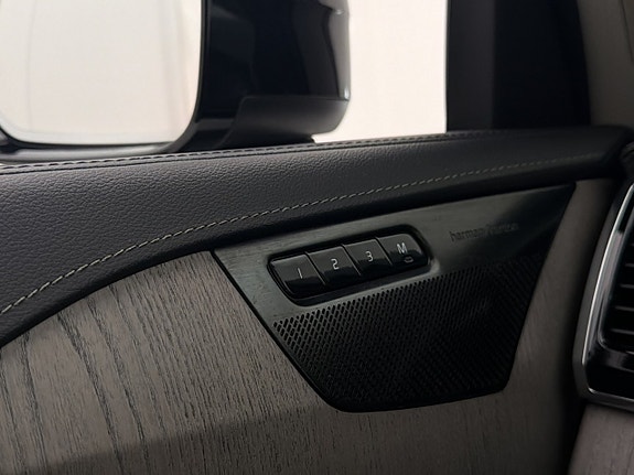 Volvo XC90 15 of 30