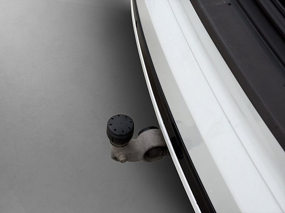 Volvo XC90 10 of 30