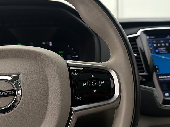 Volvo XC90 21 of 30