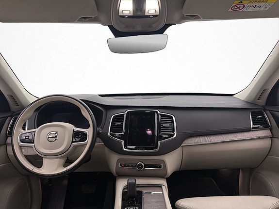 Volvo XC90 16 of 30