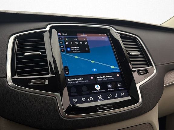 Volvo XC90 26 of 30