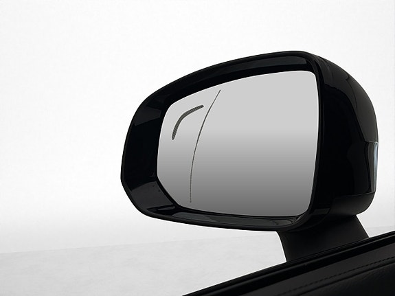 Volvo XC90 11 of 30