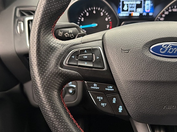 Ford Kuga 15 of 30