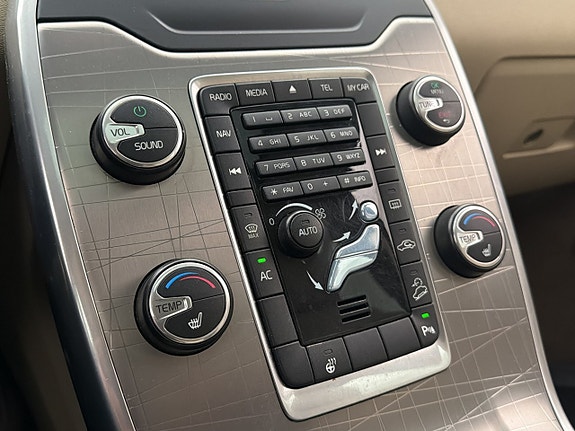 Volvo XC70 23 of 30