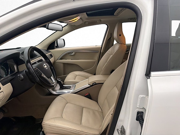 Volvo XC70 13 of 30