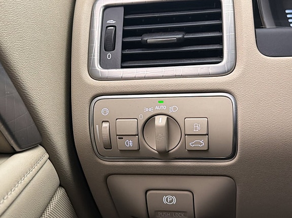 Volvo XC70 16 of 30