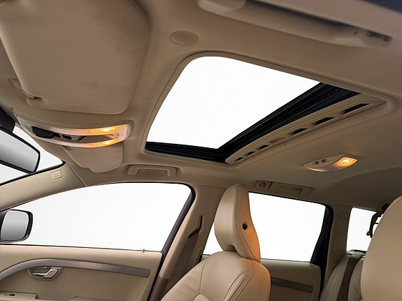 Volvo XC70 12 of 30