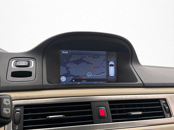Volvo XC70 21 of 30