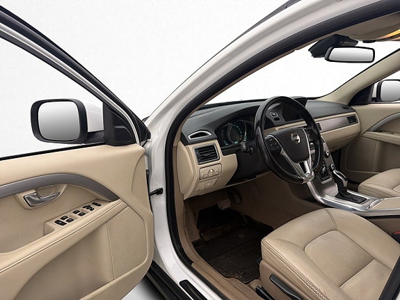 Volvo XC70 11 of 30
