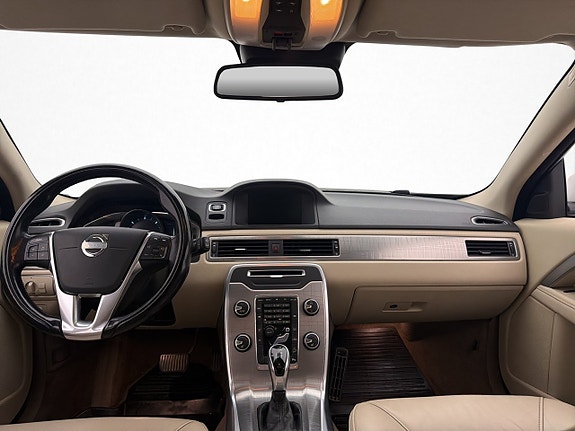 Volvo XC70 14 of 30