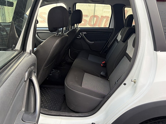 Dacia Duster 10 of 13