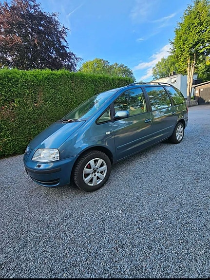 Volkswagen Sharan 2 of 5