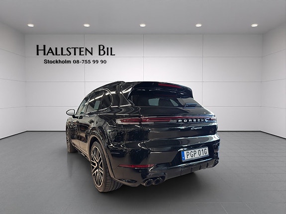 Porsche Cayenne 5 of 29