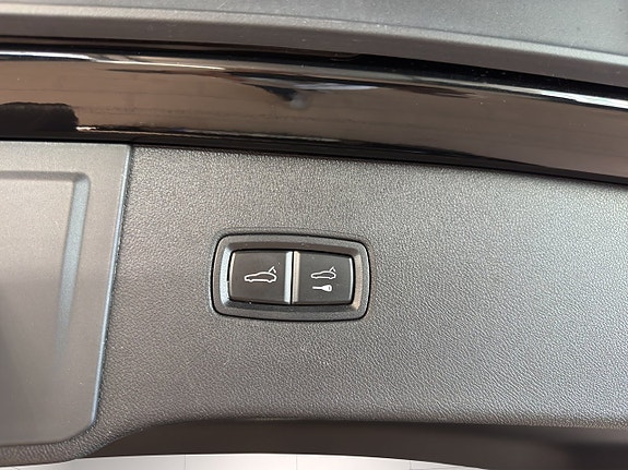 Porsche Cayenne 25 of 29