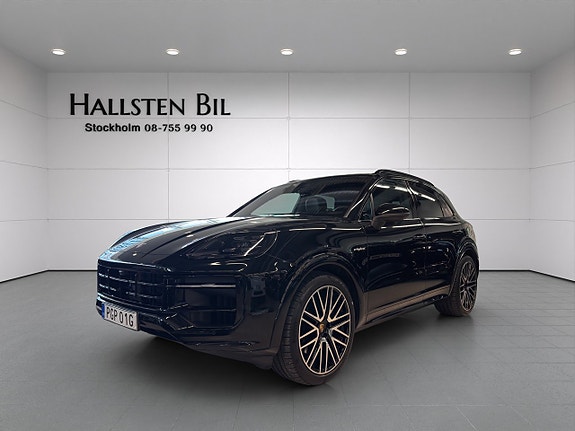 Porsche Cayenne 2 of 29