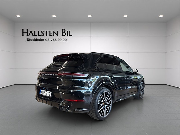 Porsche Cayenne 7 of 29