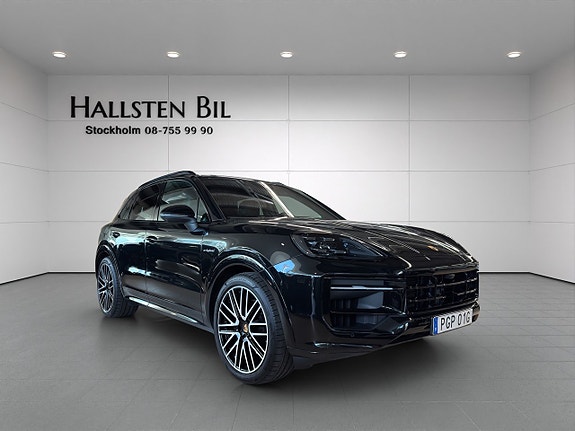 Porsche Cayenne 4 of 29