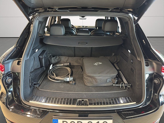 Porsche Cayenne 24 of 29