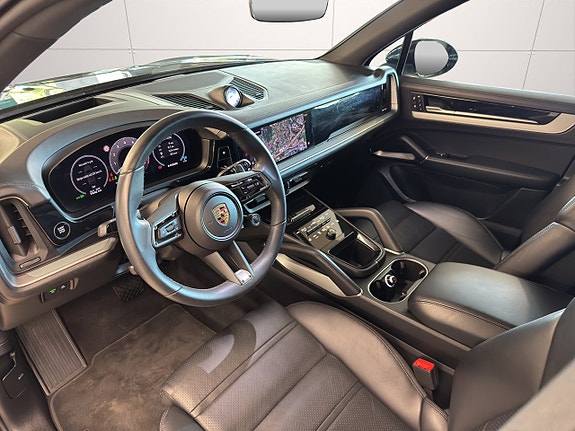 Porsche Cayenne 9 of 29
