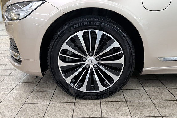 Volvo V90 17 of 22